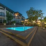 Aqua Bay